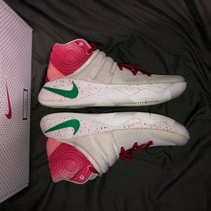 Nike Kyrie 2 Ky-Rispy Kreme